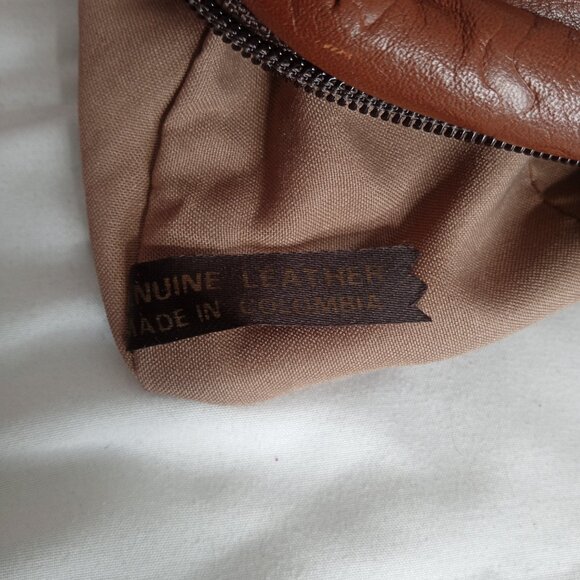 Vintage genuine leather brown clutch with tassel made in Columbia. - Picture 3 of 6